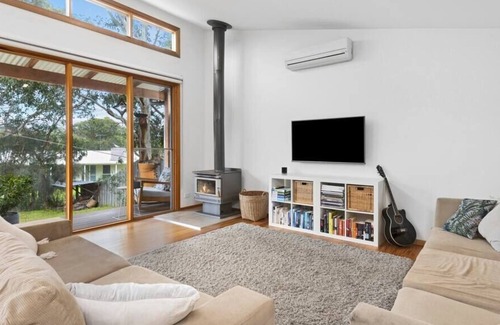 Jan Juc House | Jan Juc Coastal Retreat 500m to Beach Pet Friendly