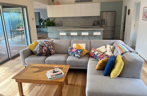 Jan Juc House | Jan Juc Family Nest - walk to the beach!