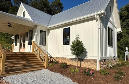 Dillard Cottage | Jane Cottage at Julep Farms