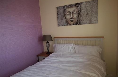 Inverness House | Jane's Villa Free Parking