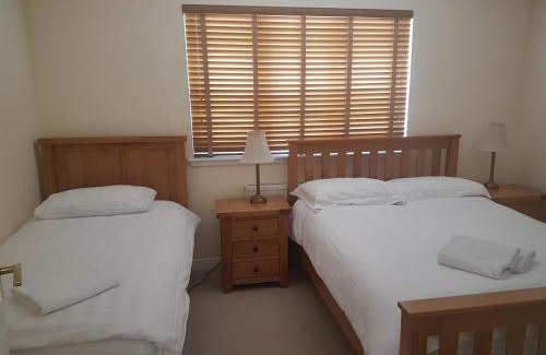 Inverness House | Jane's Villa Free Parking