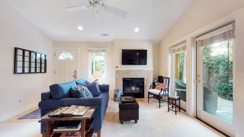 Sonoma House | Janes Cottage-The Perfect Wine County Retreat - Includes Wine Tasting Passport