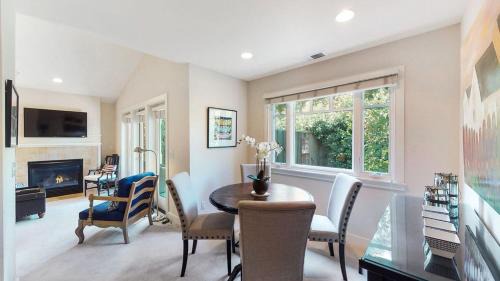 Sonoma House | Janes Cottage-The Perfect Wine County Retreat - Includes Wine Tasting Passport