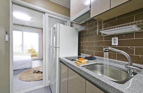 Samcheok House | Janghohang J Story Spa Pension