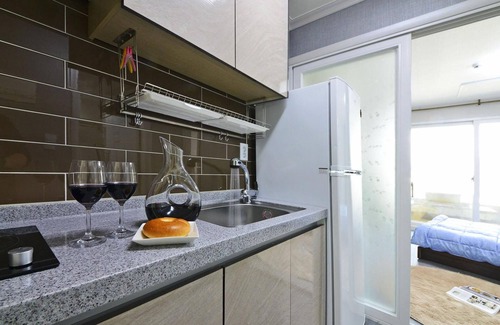 Samcheok House | Janghohang J Story Spa Pension