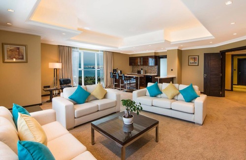 Al Zahiyah Hotel | Jannah Burj Al Sarab