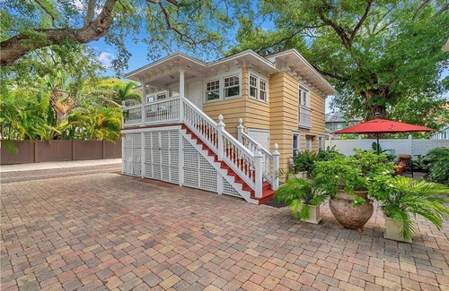 Historic Old Northeast Apartment | Jannus Suite at ONE Inn: King Bed, Kitchenette, Near Downtown & Vinoy Park