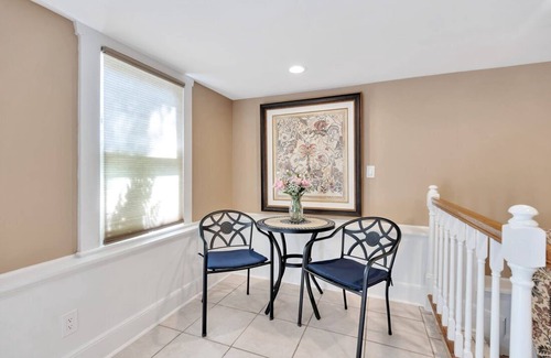 Historic Old Northeast Apartment | Jannus Suite at ONE Inn: King Bed, Kitchenette, Near Downtown & Vinoy Park