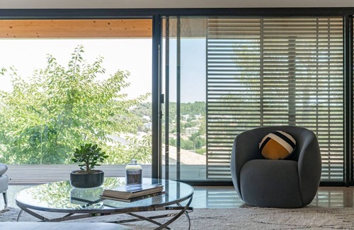 Saint-Gely-du-Fesc Villa | Japanese style villa on the hills of the village of Saint Gely du fesc