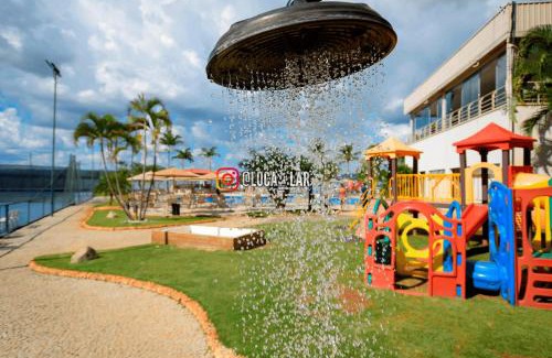 Smin Apartment | Jardim no concreto Lake side