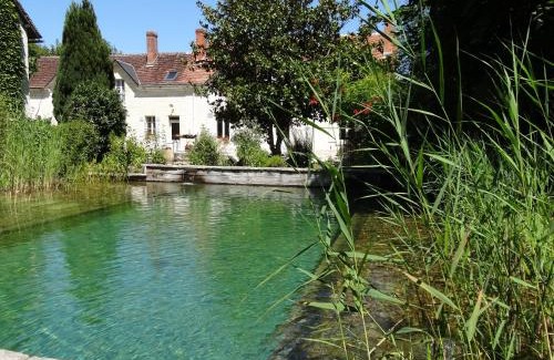 Saint-Julien-de-Chedon Bed & Breakfast | Jardin de Canaan