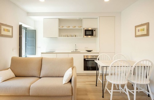 Fontanal-Maria Auxiliadora-Carretera de Carmona Apartment | Jardines de El Valle, Jacuzzi, 5 pax