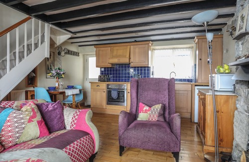 Conwy Cottage | JASMIN COTTAGE, pet friendly, luxury holiday cottage in Conwy