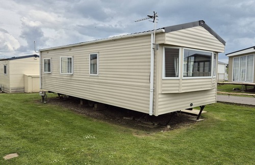 Dymchurch House | Jasmine - 2 bedrooms sleeps 6