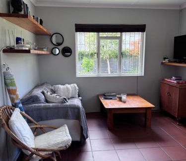 Eastcliff Apartment | Jasmine Cottage - Cool cottage, hot location