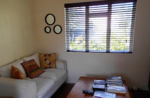 Eastcliff Apartment | Jasmine Cottage - Cool cottage, hot location