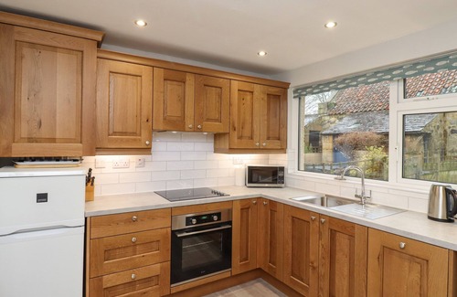 Lesbury Cottage | JASMINE COTTAGE, pet friendly, with a garden in Alnmouth