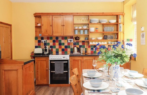 Tuckenhay Cottage | JASMINE COTTAGE, pet friendly, country holiday cottage in Totnes