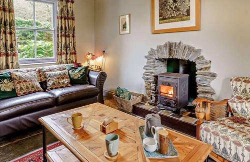 Llanfyrnach House | Jasmine Cottage - Wellstone