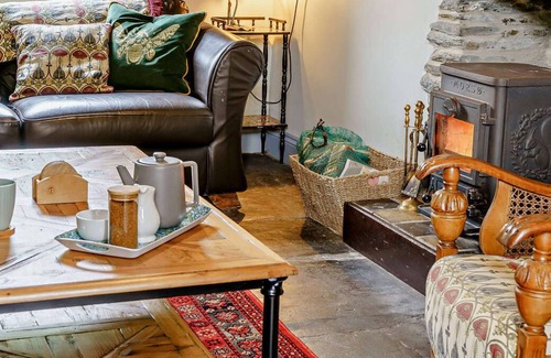 Llanfyrnach House | Jasmine Cottage - Wellstone