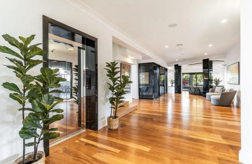 Yamba House | Jasmine cove - Exclusive Waterfront Estate