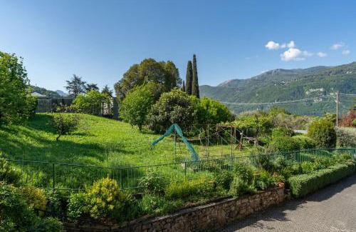 Lierna Apartment | Jasmine Lilla - apartment in villa with terrace