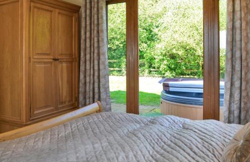 Fitling House | Jasmine Lodge