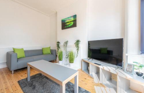 Nottingham House | Jasmine Villa B - Ideal for QMC & Uni - Free parking