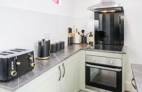 Penrhyn Bay Cottage | JASMINE VILLA, family friendly, with a garden in Llandudno