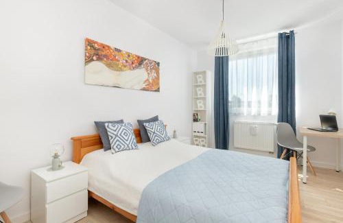 Pogorze Apartment | Jasny & Przestronny Apartament z Balkonem i Parkingiem by Rent like home