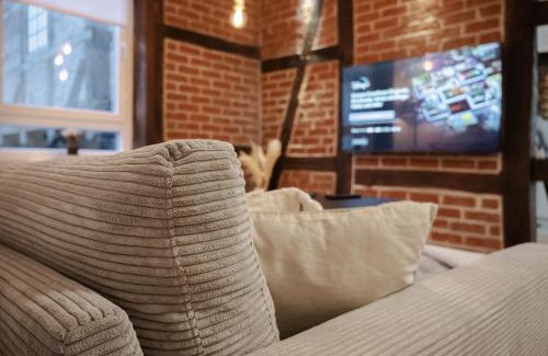 Hamelin Apartment | JASTA Homes Altstadt, zentral, überdachter Parkplatz, Netflix, Vollausstattung, Loft, modern und Komfort