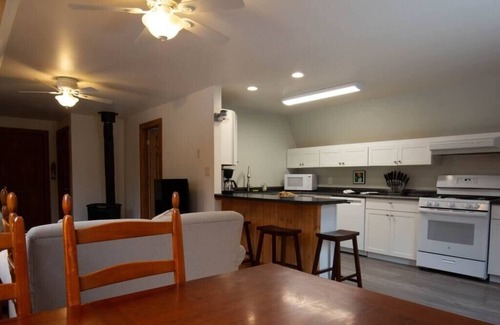Westfield House | Jay Peak 3 miles - ski home via Big Jay!
