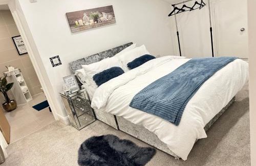 Dudley Apartment | JayGees luxury homes