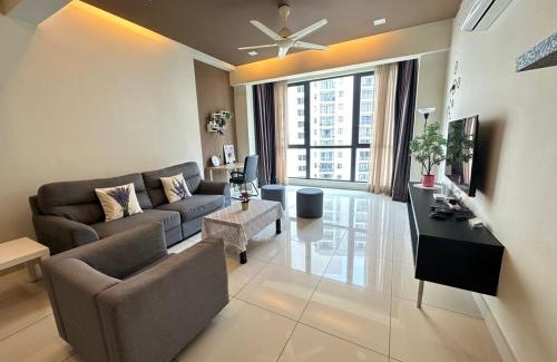 Seri Tanjung Pinang Apartment | Jazz 2R3B Suite Bathtub # Massage Chair