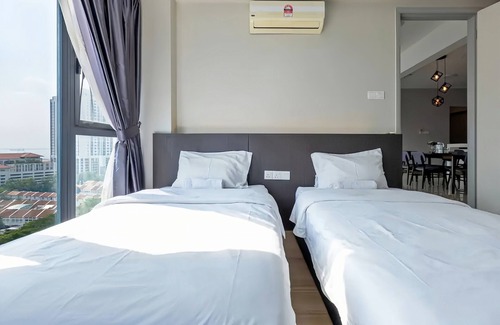 Seri Tanjung Pinang Apartment | Jazz Service Suite Penang