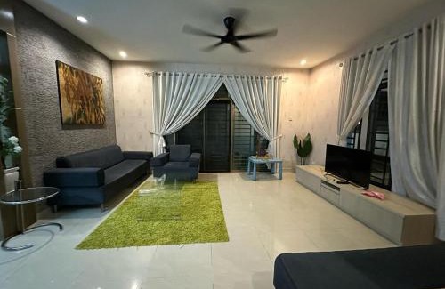 Taman Mount Austin House | JB home Mount Austin SemiD near Toppen IKEA Aeon fix to 14pax