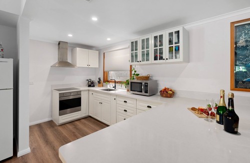 Myola House | JB's - Ocean, Bush, Pets, Expansive Living, Decks, Air-Con