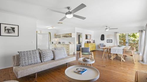 Copacabana House | Jean's Beach House Accom Holidays