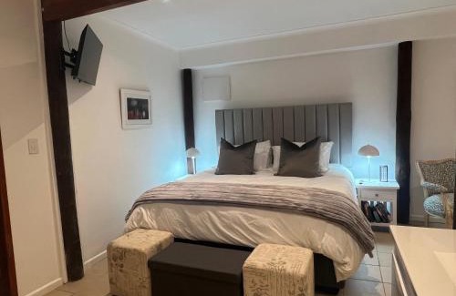 Muizenberg Apartment | Jefa Heights