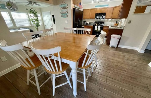 Port Canaveral Villa | Jefferson 521 · Villa 1 - Laughing Dolphin 3 Bedroom