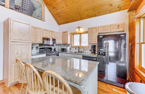 Jeffersonville House | Jeffersonville Home w/Deck Near Hiking & Climbing