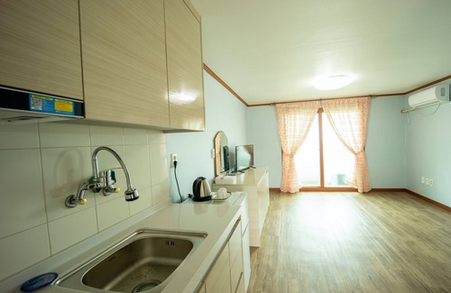 Hallim Apartment | Jeju Badagurigi