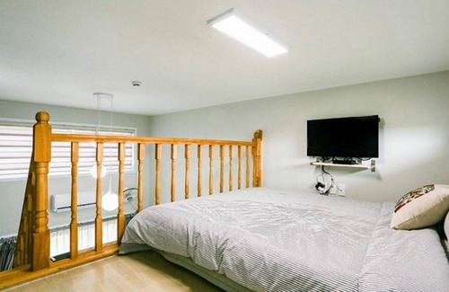 Hallim House | Jeju Bandi House Pension
