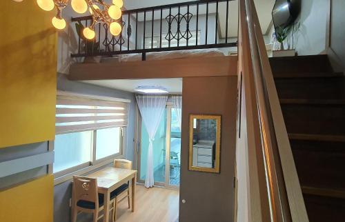 Hallim House | Jeju BasaFan Spa Pension