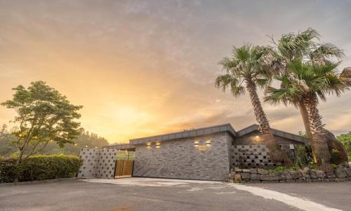 Seogwipo City Hotel | Jeju BunkerHotel&Resort