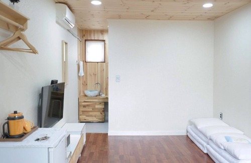 Andeok House | Jeju Coz Guest House