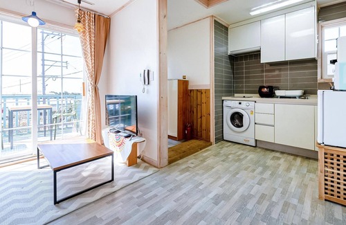 Aewol House | Jeju Damongchae Pension