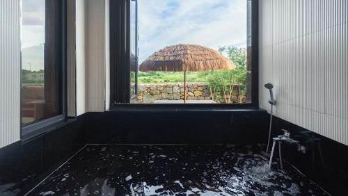 Pyoseon House | Jeju Doldam House Pool Villa