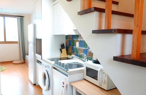 Aewol House | Jeju Eltzutown Pension