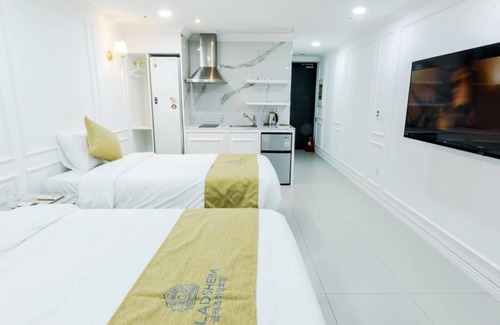 Gangjeong-dong Hotel | Jeju Gladsheim Hotel